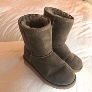 Girl’s UGG boots size 1